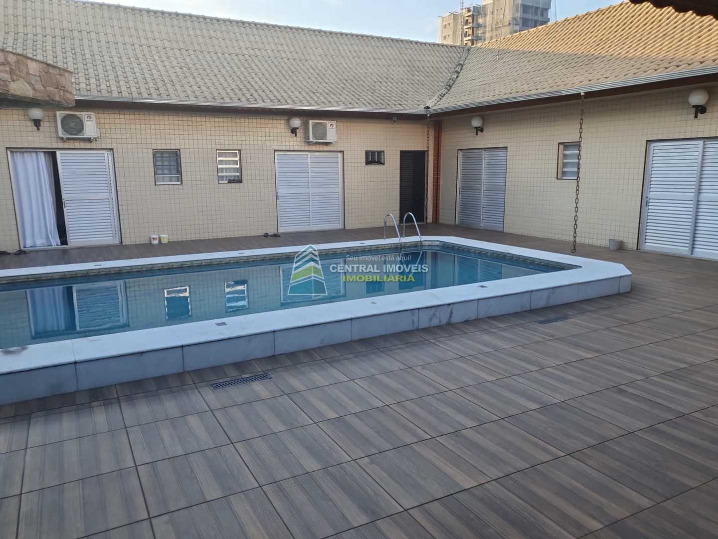 Casa à venda com 5 quartos, 600m² - Foto 2