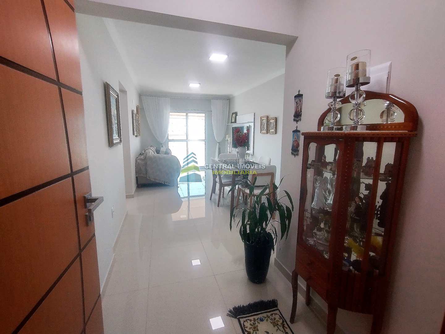 Apartamento à venda com 2 quartos, 83m² - Foto 2