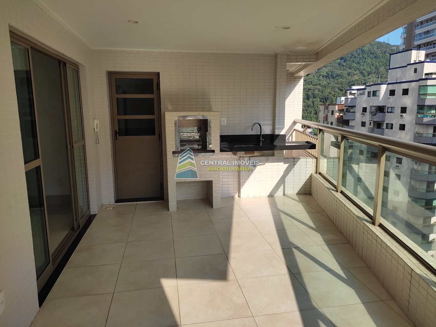 Apartamento à venda com 3 quartos, 104m² - Foto 2