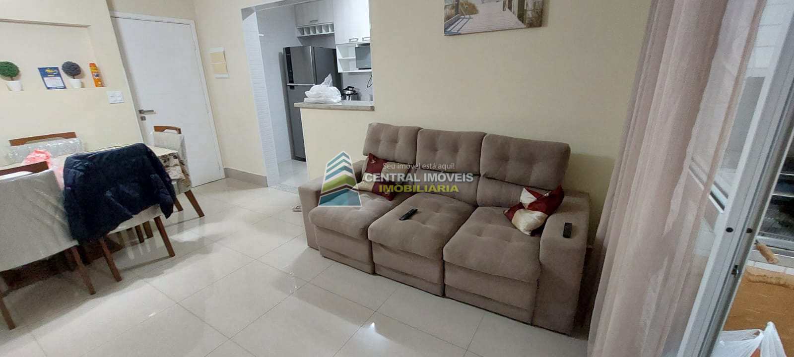 Apartamento à venda com 2 quartos, 67m² - Foto 3