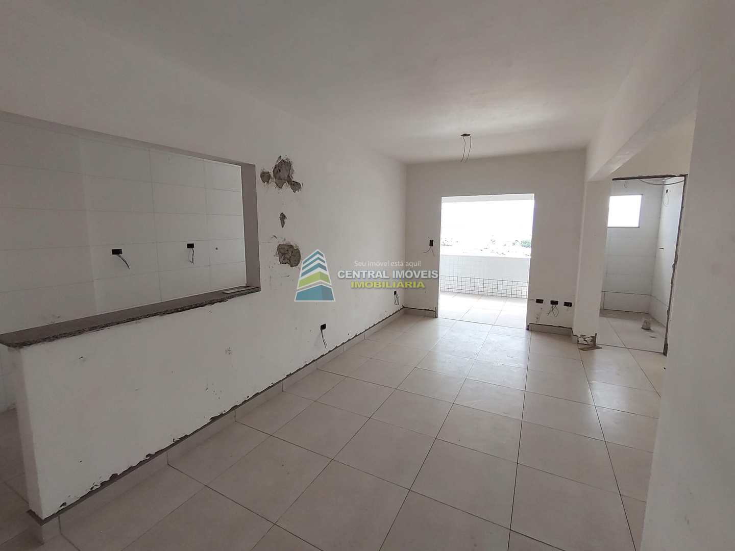 Apartamento à venda com 2 quartos, 75m² - Foto 2