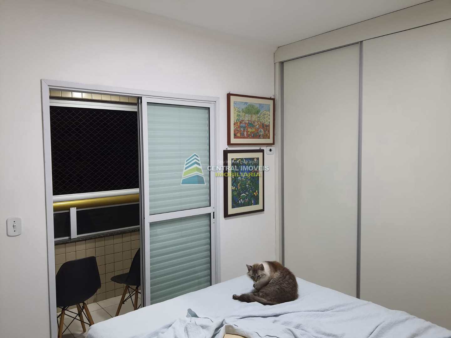 Apartamento à venda com 3 quartos, 140m² - Foto 2