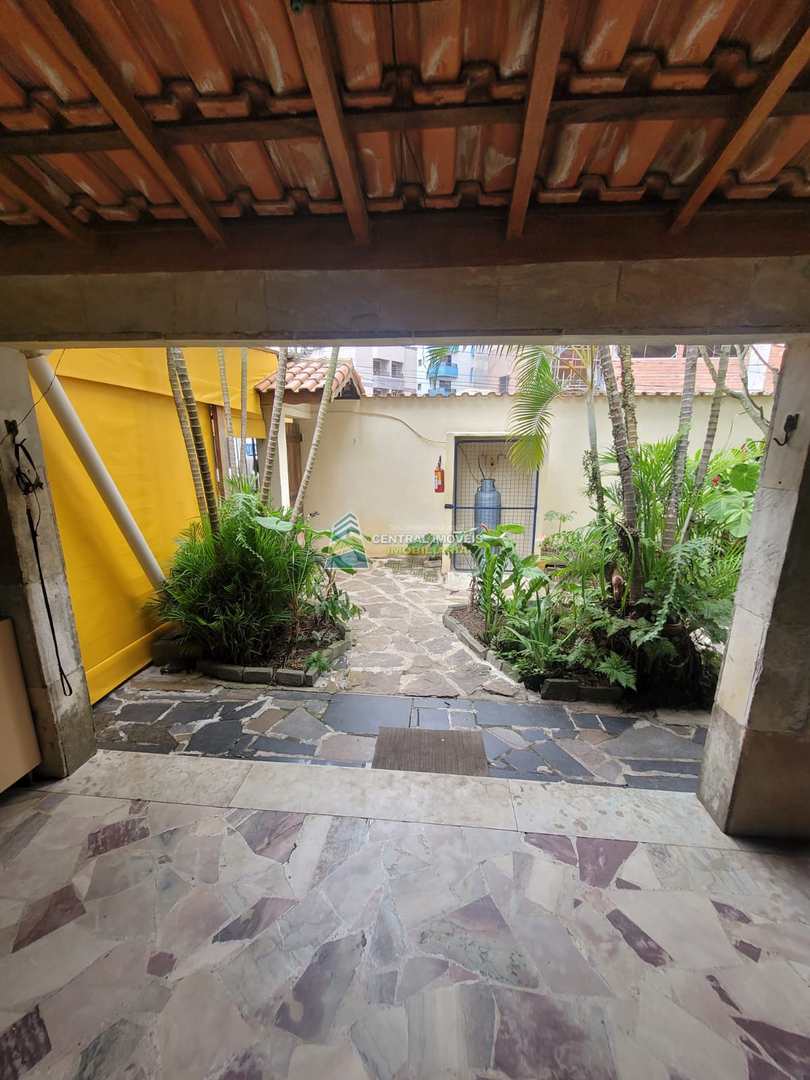 Casa à venda com 2 quartos, 420m² - Foto 2