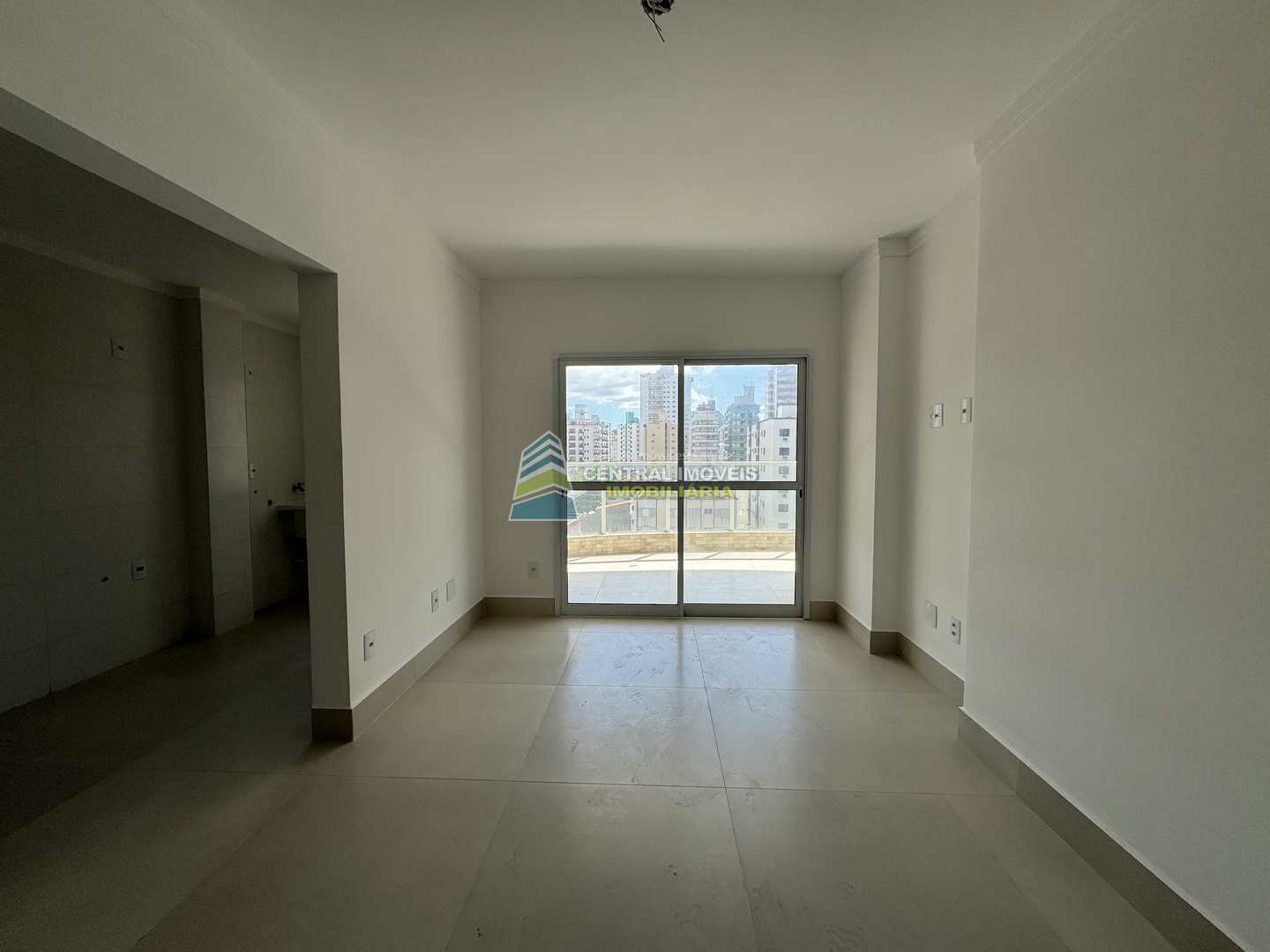 Apartamento à venda com 3 quartos, 109m² - Foto 2