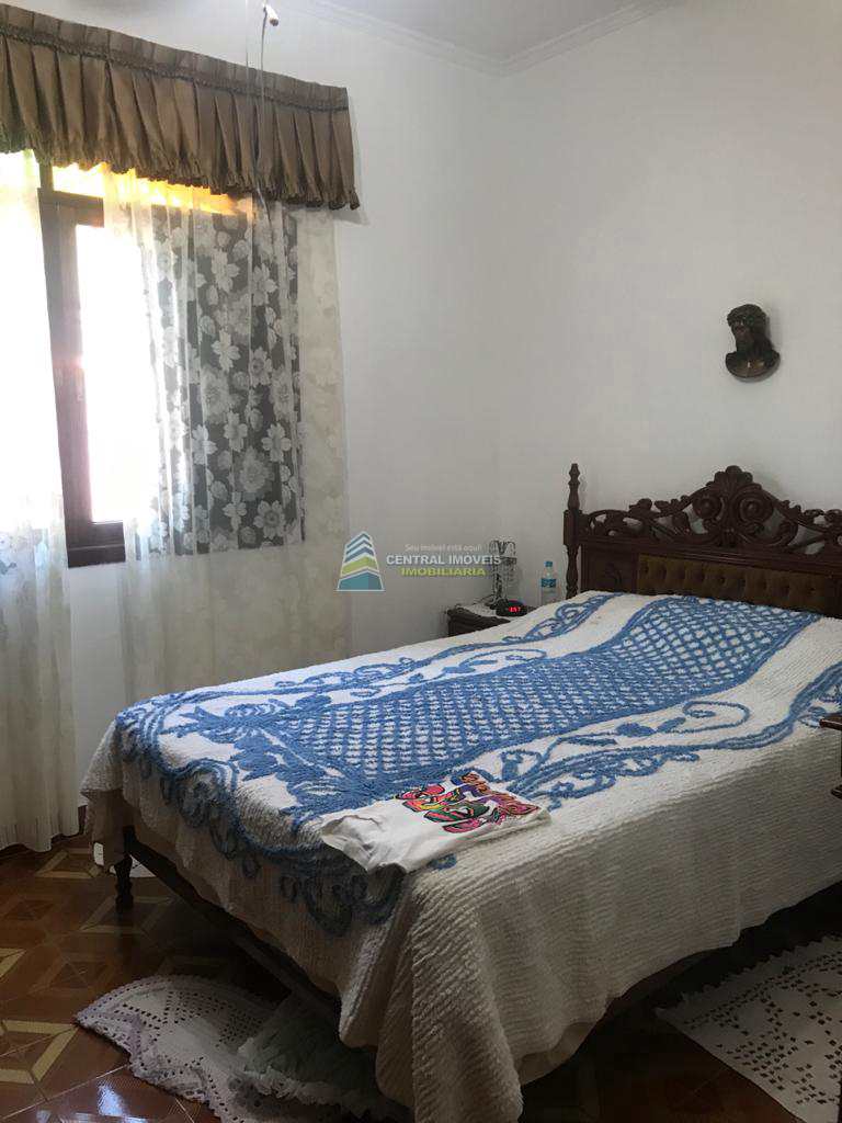 Casa à venda com 8 quartos, 240m² - Foto 25