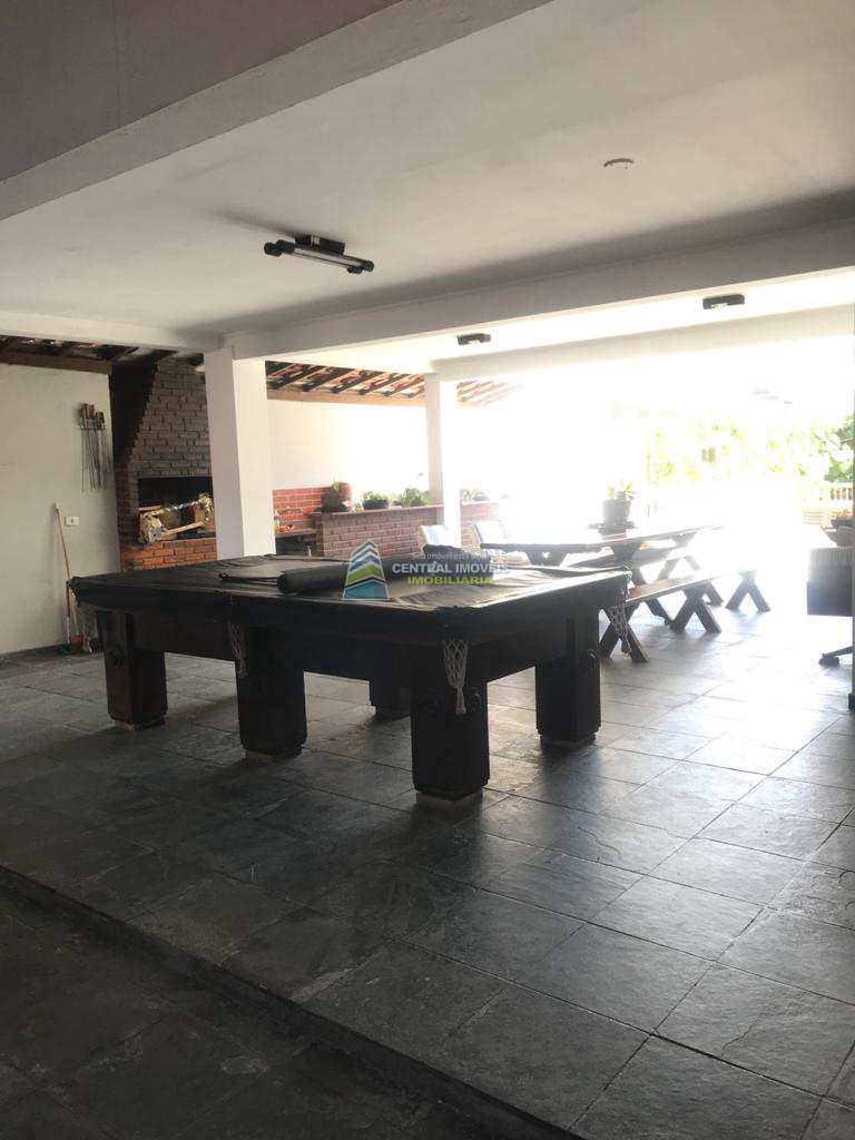 Casa à venda com 8 quartos, 240m² - Foto 8