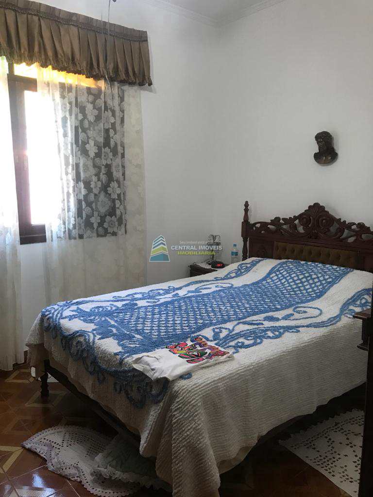 Casa à venda com 8 quartos, 240m² - Foto 13