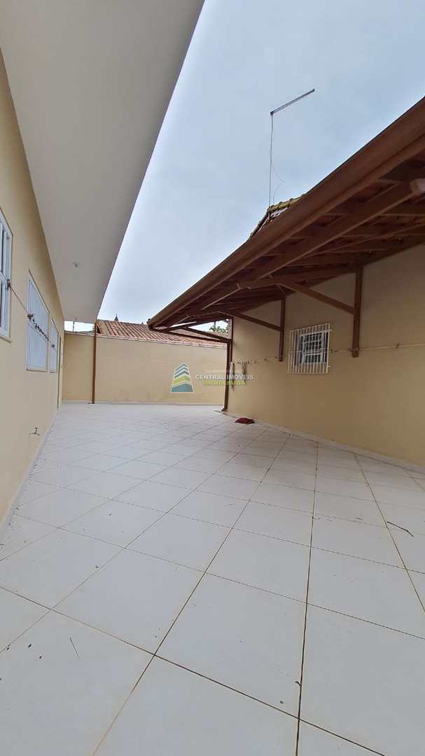 Casa à venda com 7 quartos, 300m² - Foto 2