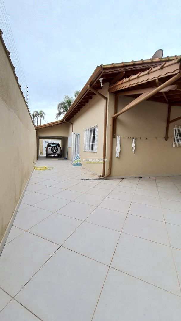 Casa à venda com 7 quartos, 300m² - Foto 3