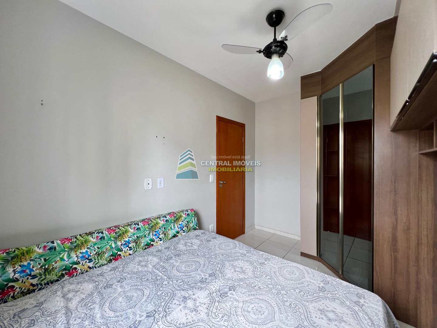 Apartamento à venda com 2 quartos, 70m² - Foto 11