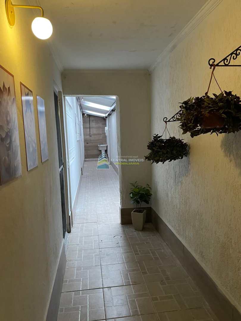 Casa à venda com 2 quartos, 90m² - Foto 4