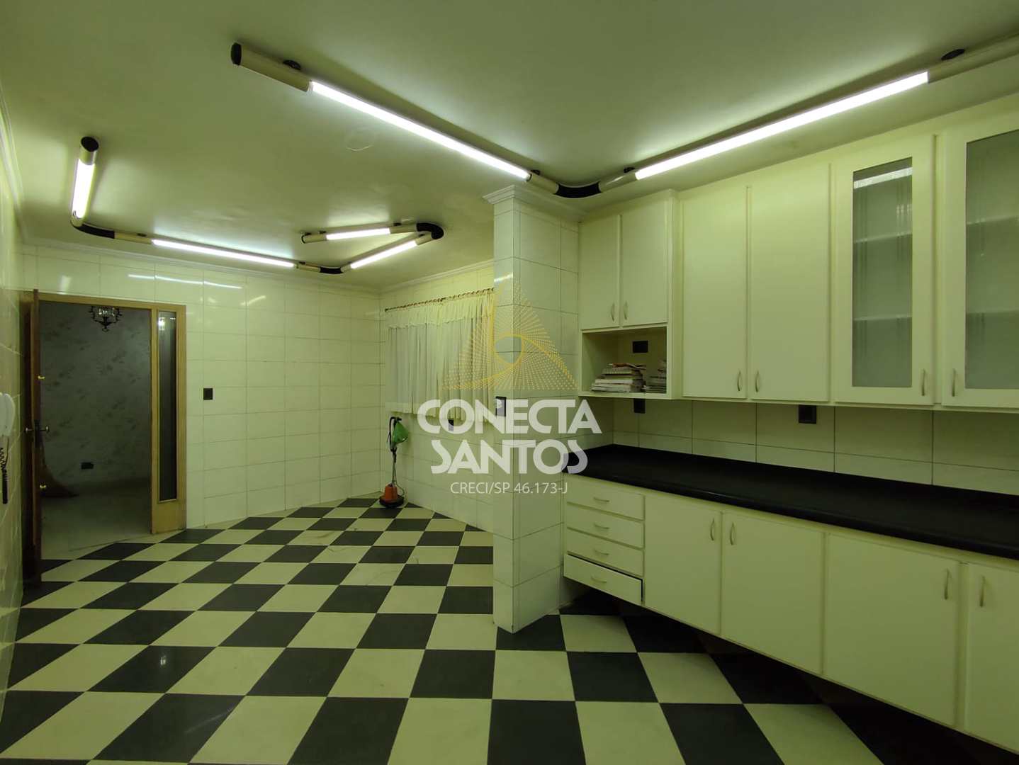 Casa para alugar com 2 quartos, 480m² - Foto 25