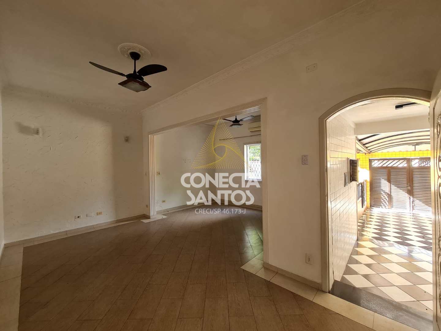 Casa à venda com 1 quarto, 150m² - Foto 2