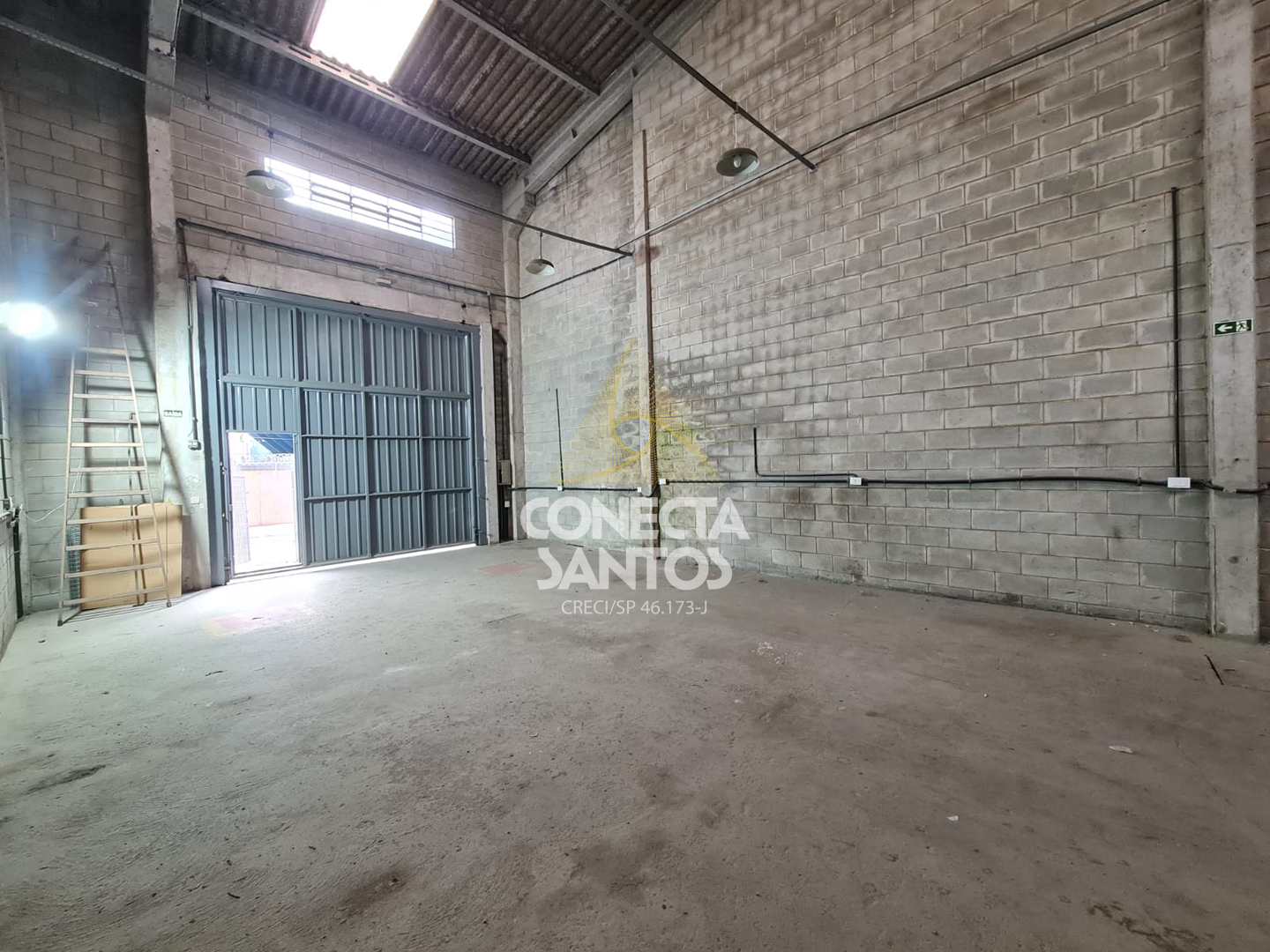 Depósito-Galpão-Armazém à venda e aluguel, 240m² - Foto 8