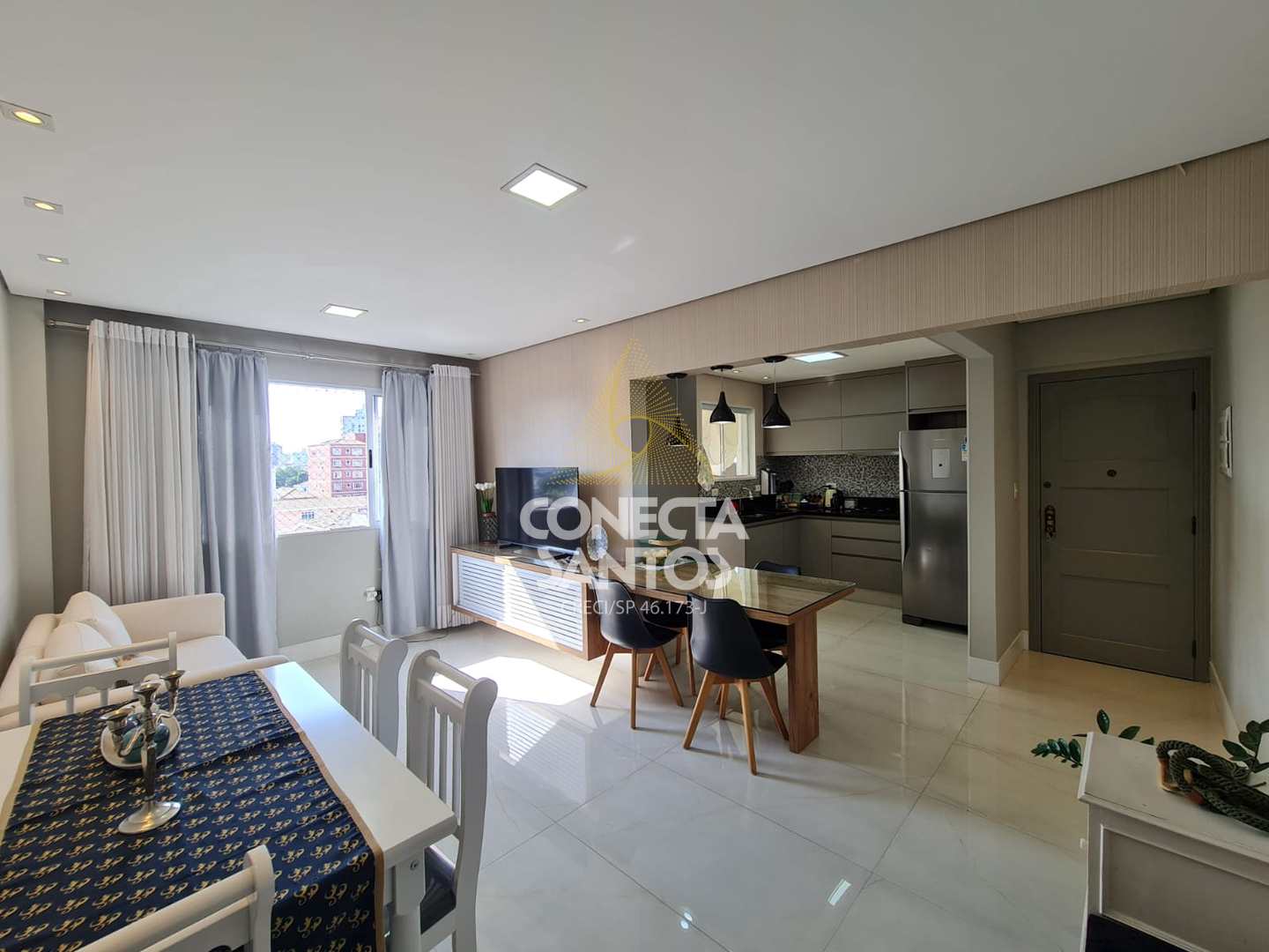 Apartamento à venda com 2 quartos, 70m² - Foto 1