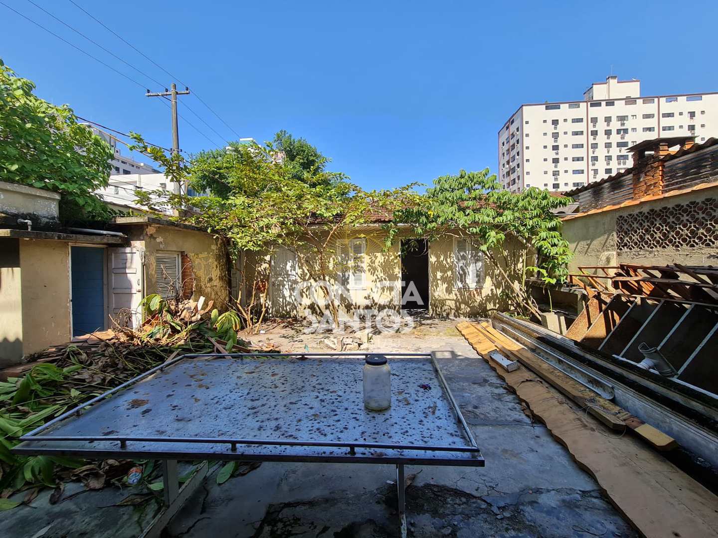 Casa à venda e aluguel com 4 quartos, 366m² - Foto 1
