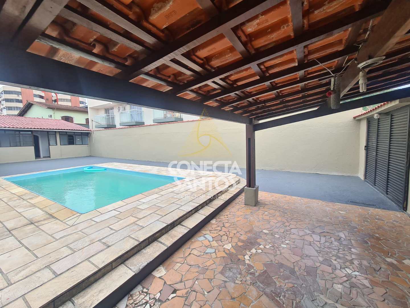 Casa à venda com 2 quartos, 155m² - Foto 2