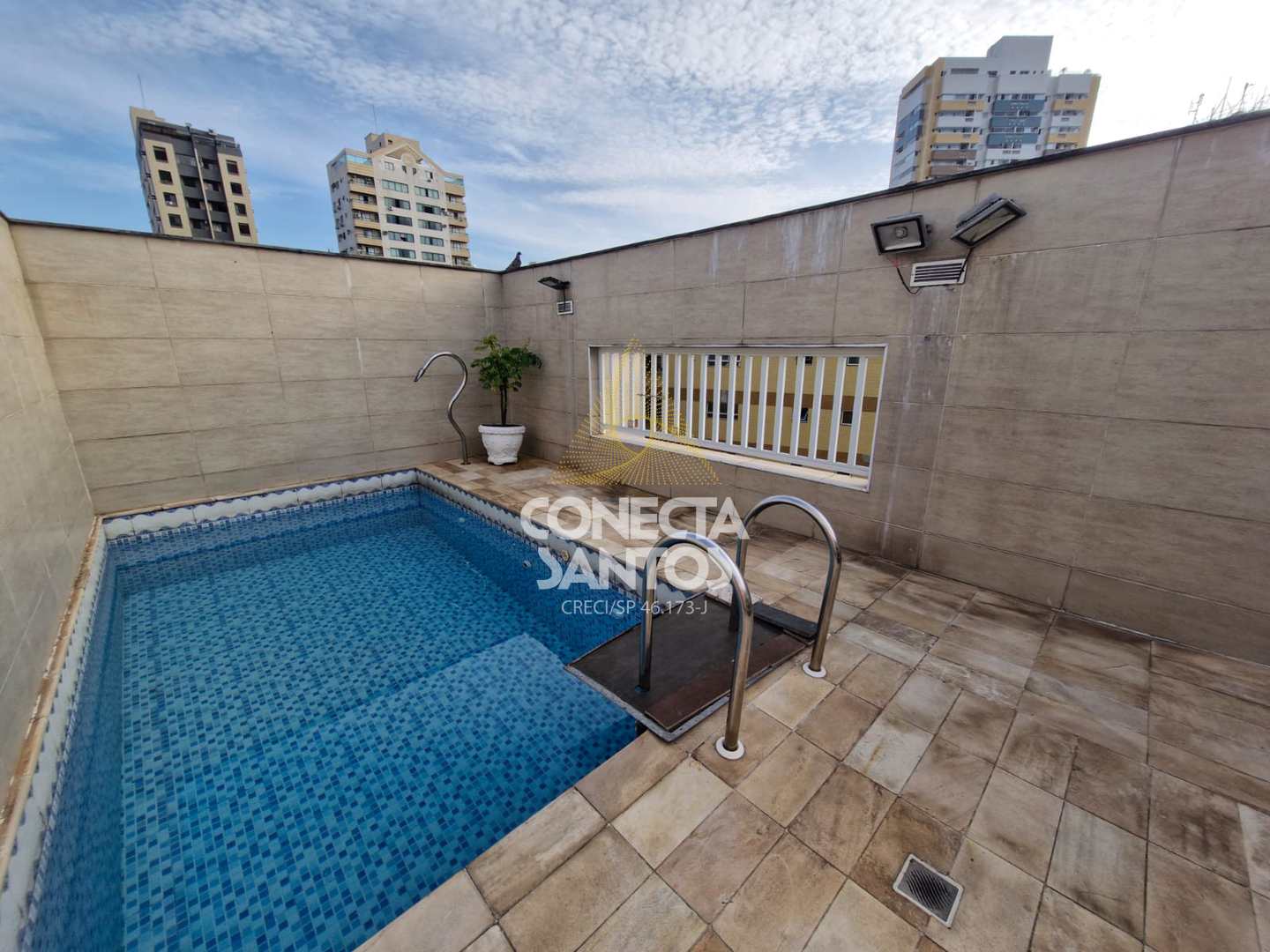 Casa à venda e aluguel com 3 quartos, 250m² - Foto 4