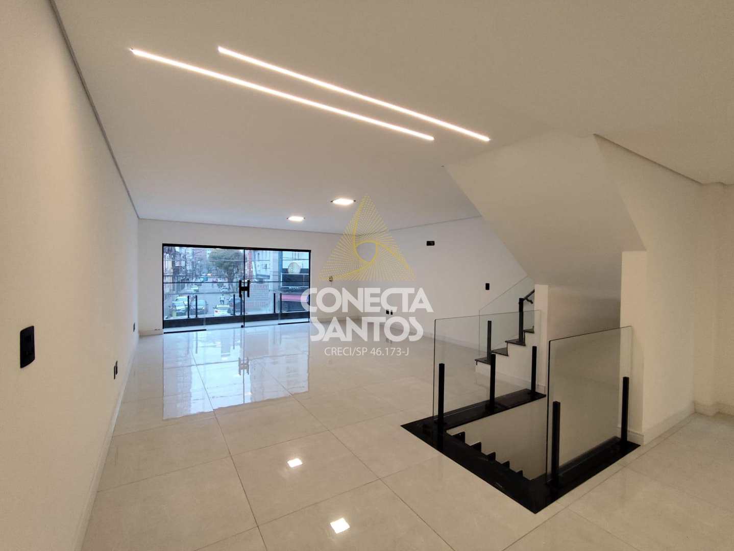 Casa à venda com 3 quartos, 280m² - Foto 1