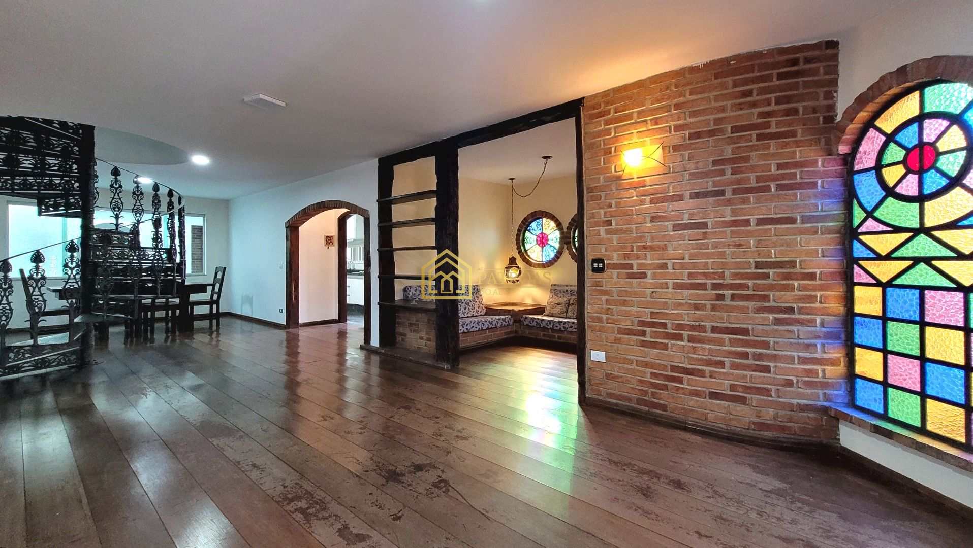 Sobrado à venda com 3 quartos, 239m² - Foto 1