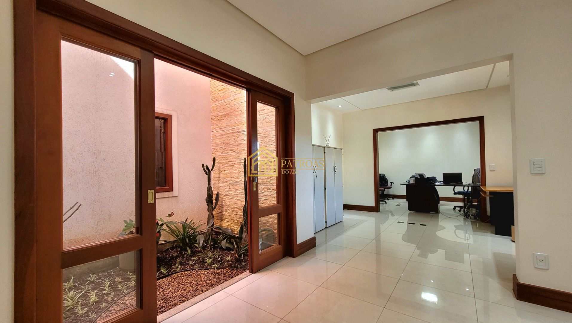 Casa à venda com 4 quartos, 470m² - Foto 10