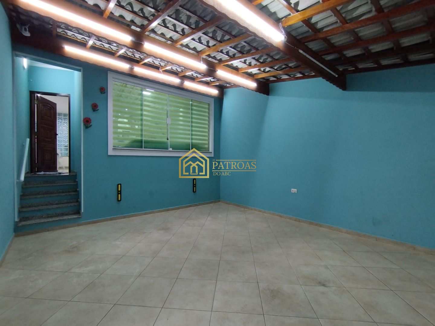 Sobrado à venda com 3 quartos, 250m² - Foto 2