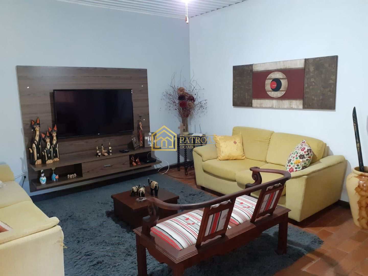 Casa à venda com 2 quartos, 155m² - Foto 2