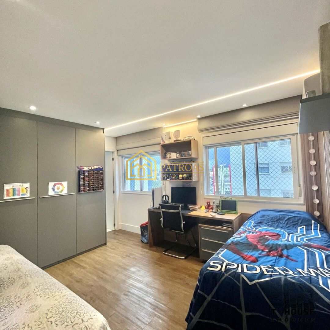 Apartamento à venda com 3 quartos, 237m² - Foto 22