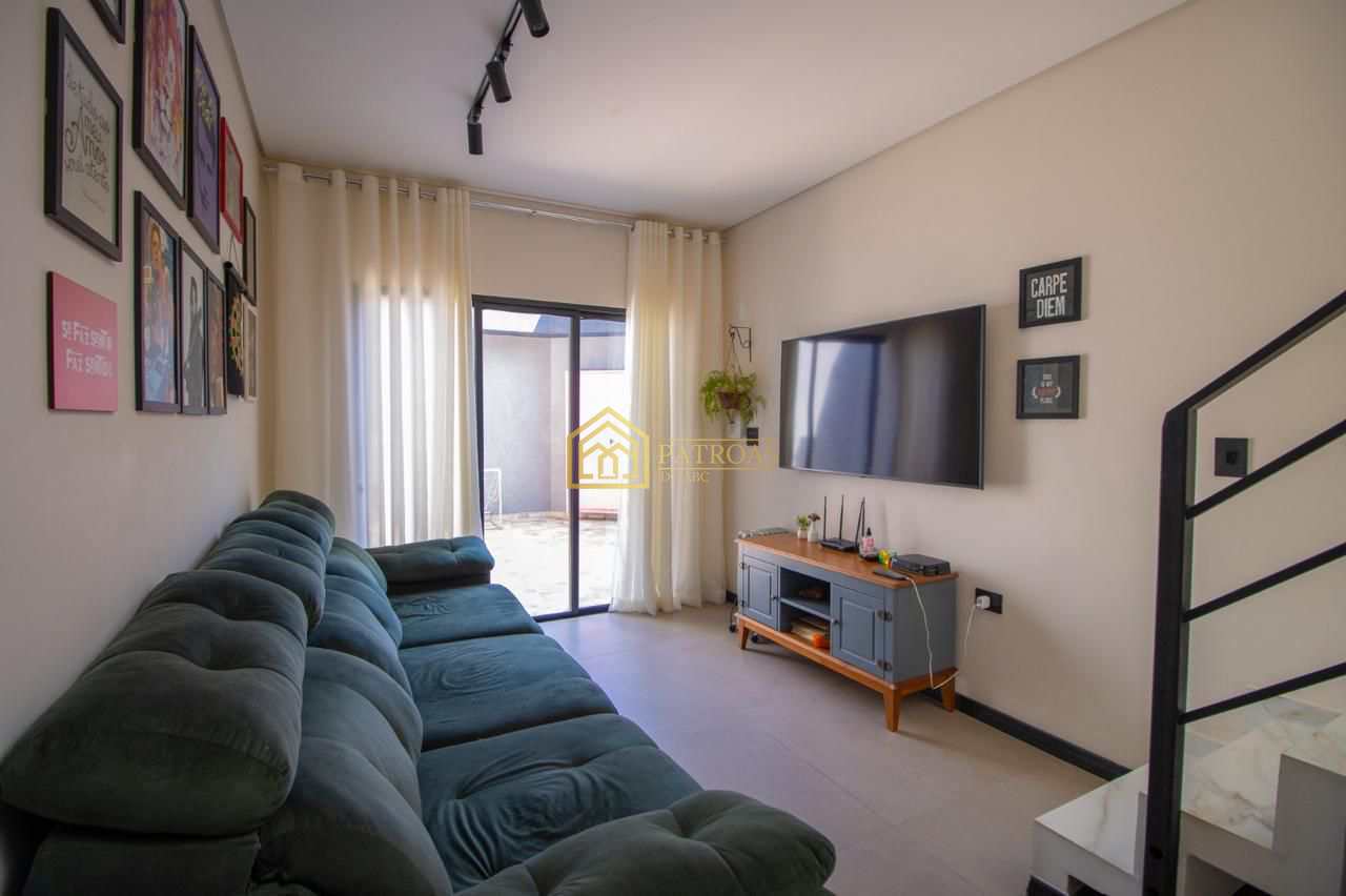 Sobrado à venda com 4 quartos, 230m² - Foto 1