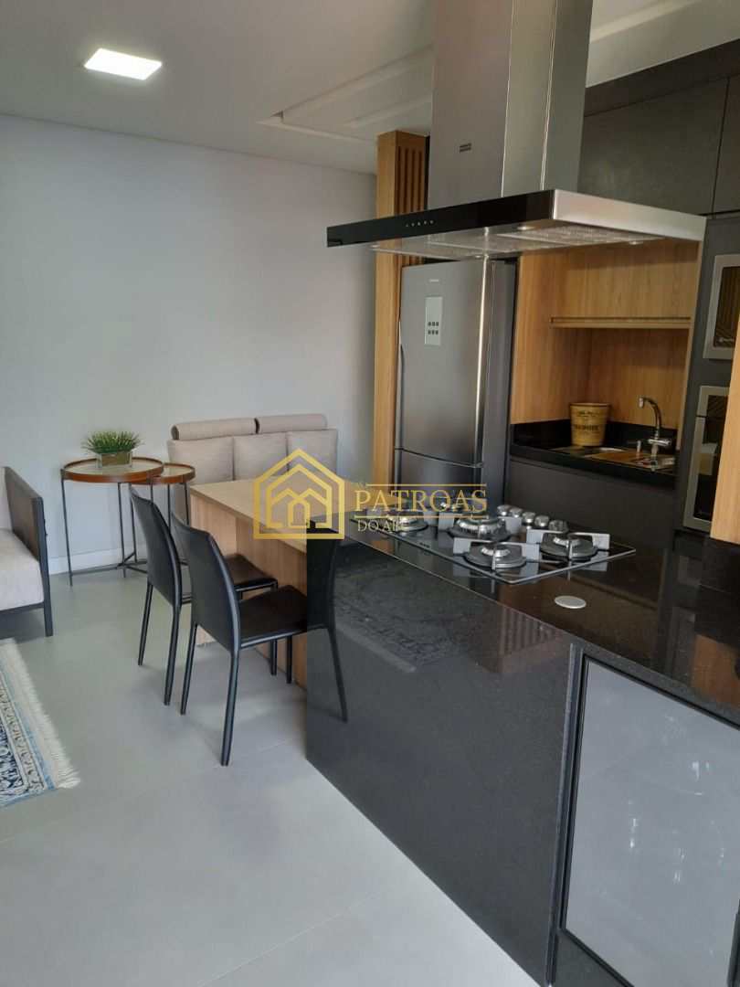 Apartamento à venda com 2 quartos, 72m² - Foto 4