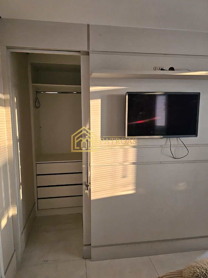 Apartamento para alugar com 4 quartos, 140m² - Foto 17