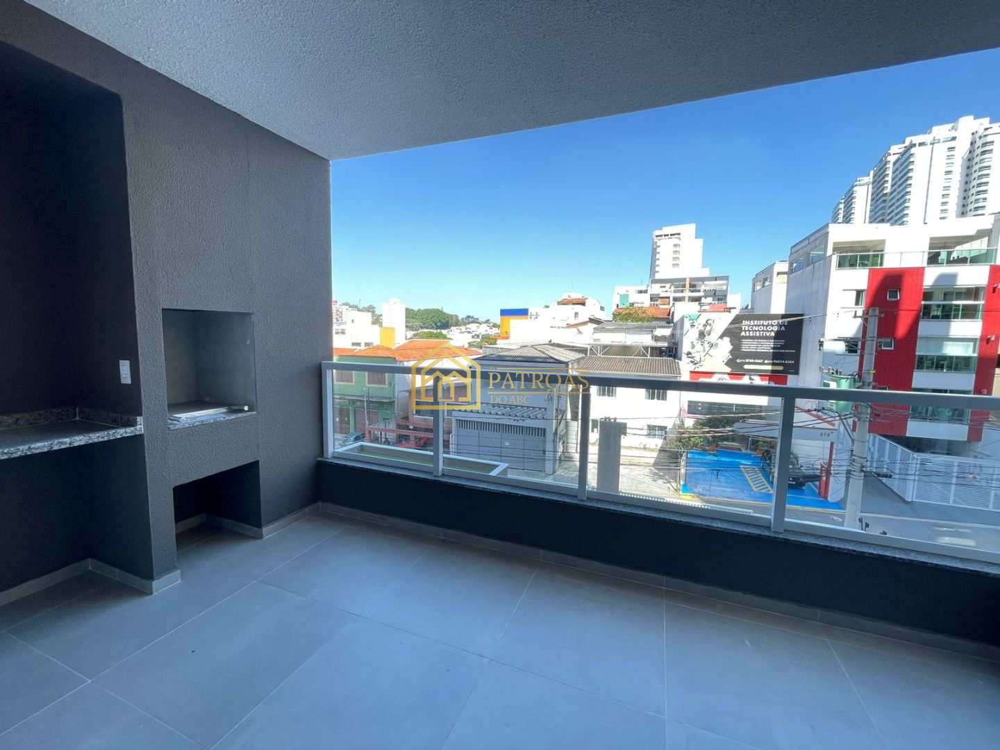 Apartamento à venda com 3 quartos, 77m² - Foto 2