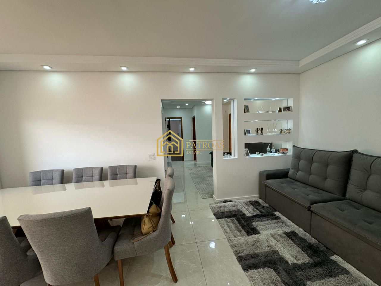 Apartamento à venda com 3 quartos, 204m² - Foto 1