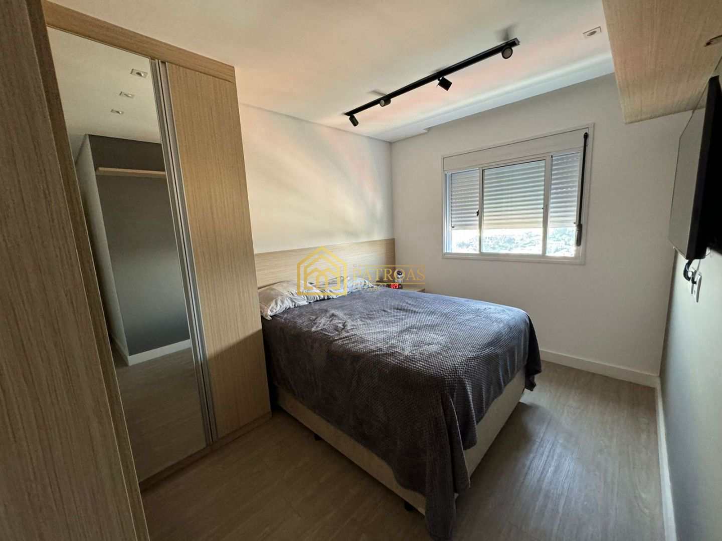 Apartamento à venda com 2 quartos, 64m² - Foto 14