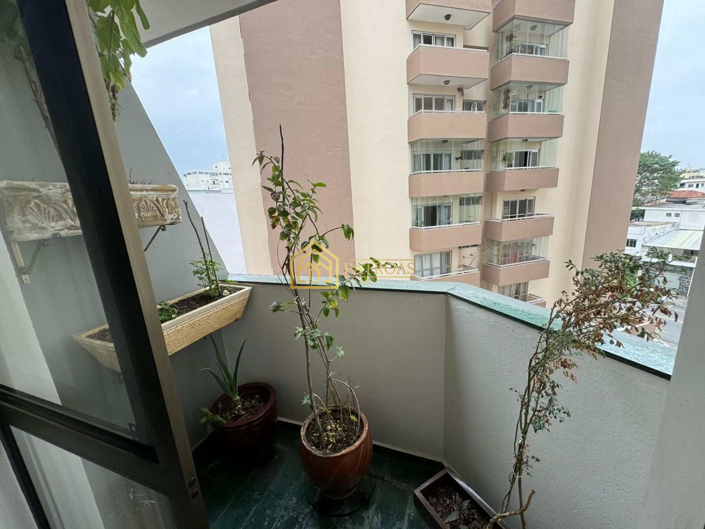 Apartamento à venda com 2 quartos, 64m² - Foto 6