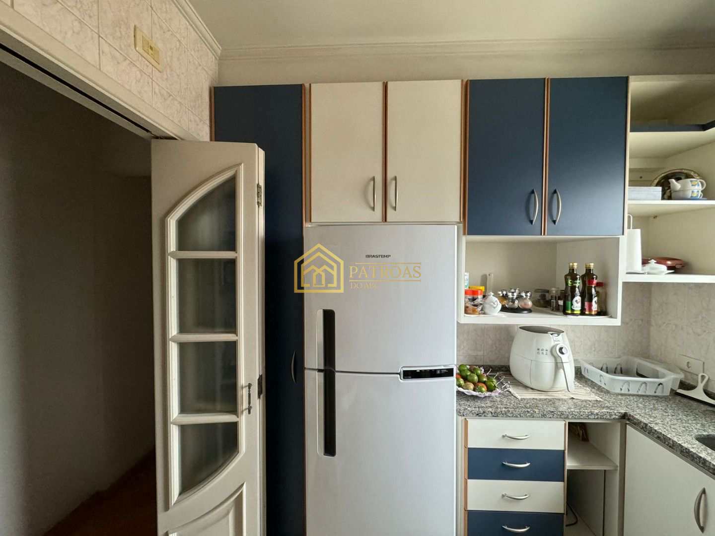 Apartamento à venda com 2 quartos, 64m² - Foto 9