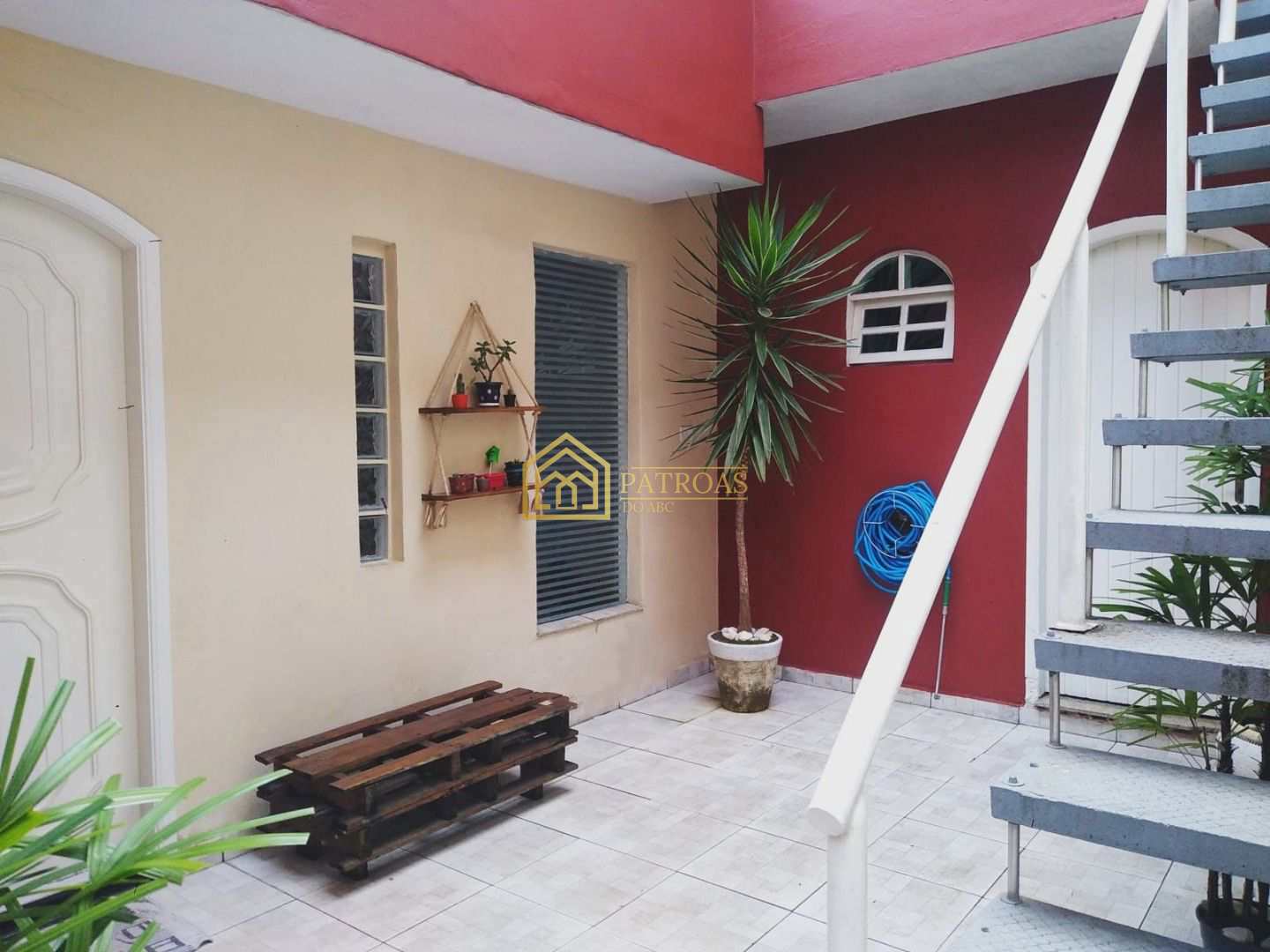 Sobrado à venda com 3 quartos, 242m² - Foto 4