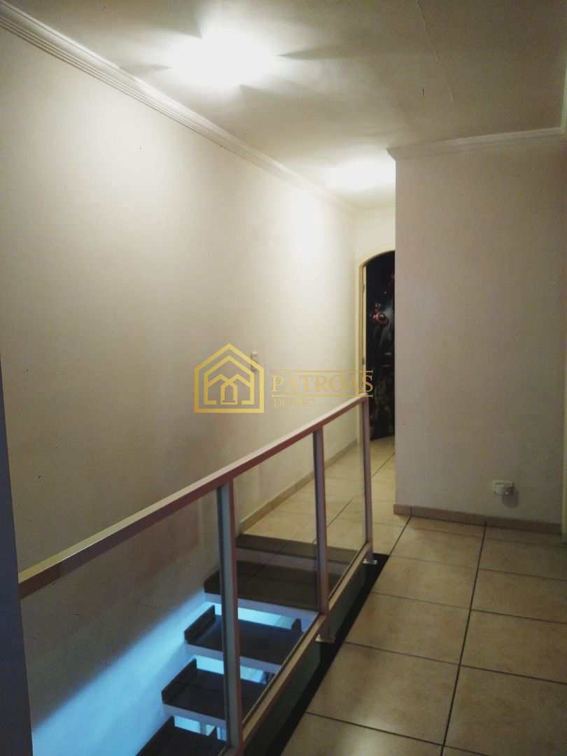 Sobrado à venda com 3 quartos, 242m² - Foto 19