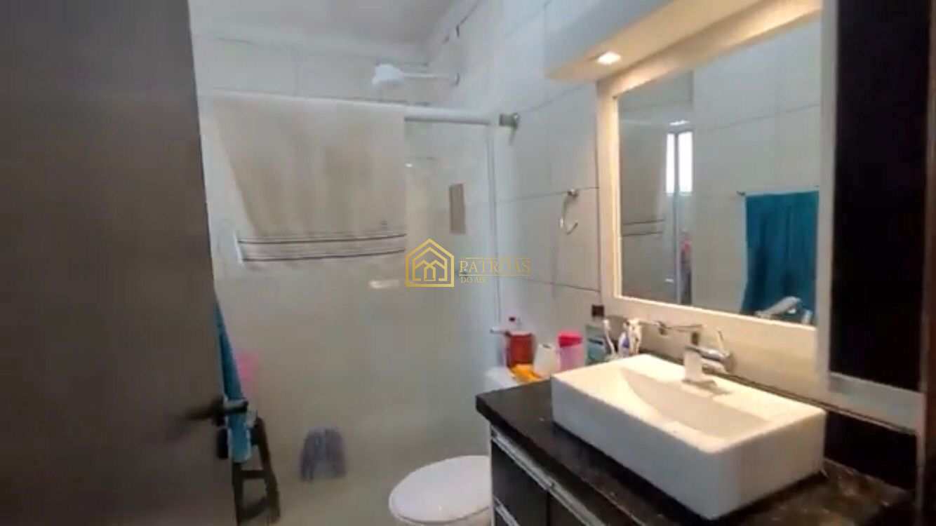 Apartamento à venda com 2 quartos, 67m² - Foto 9