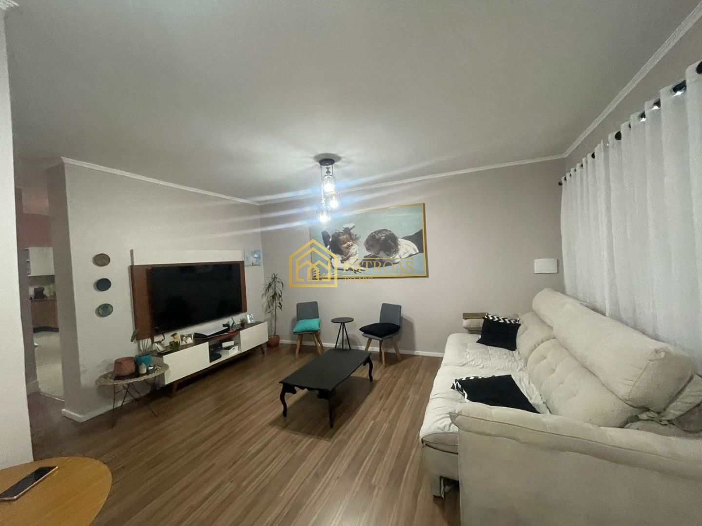 Sobrado à venda com 3 quartos, 201m² - Foto 1