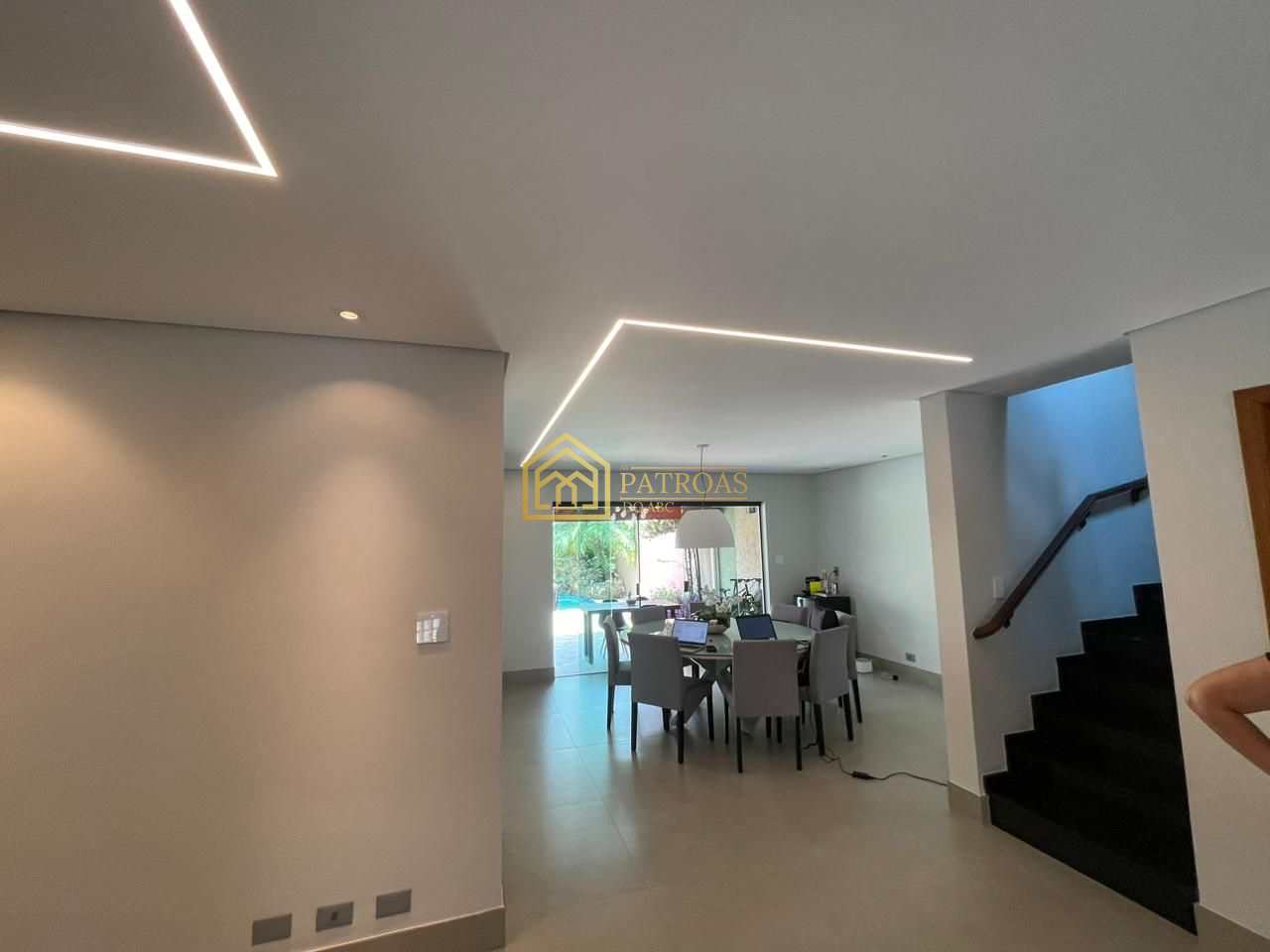 Sobrado à venda com 4 quartos, 314m² - Foto 6