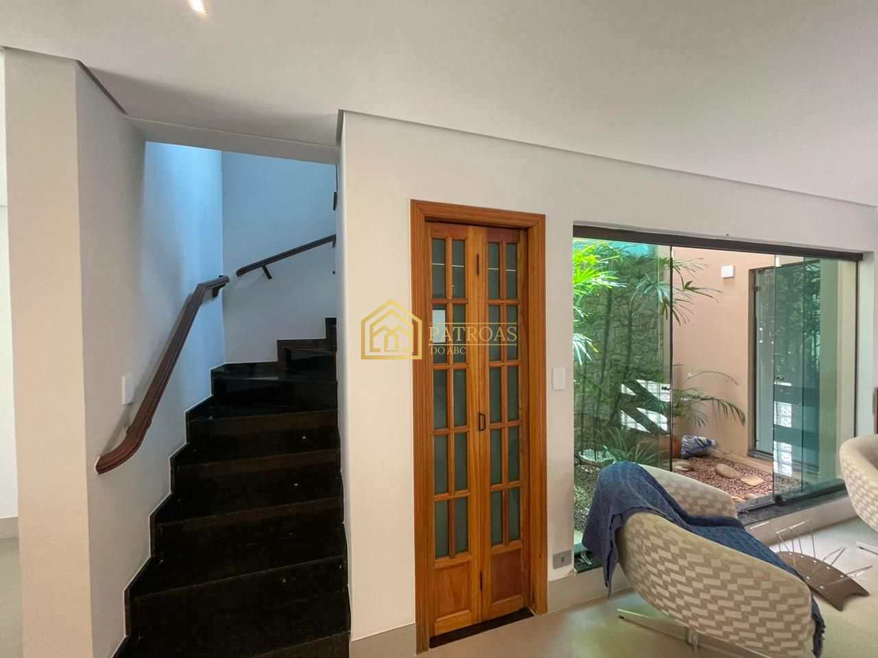 Sobrado à venda com 4 quartos, 314m² - Foto 8