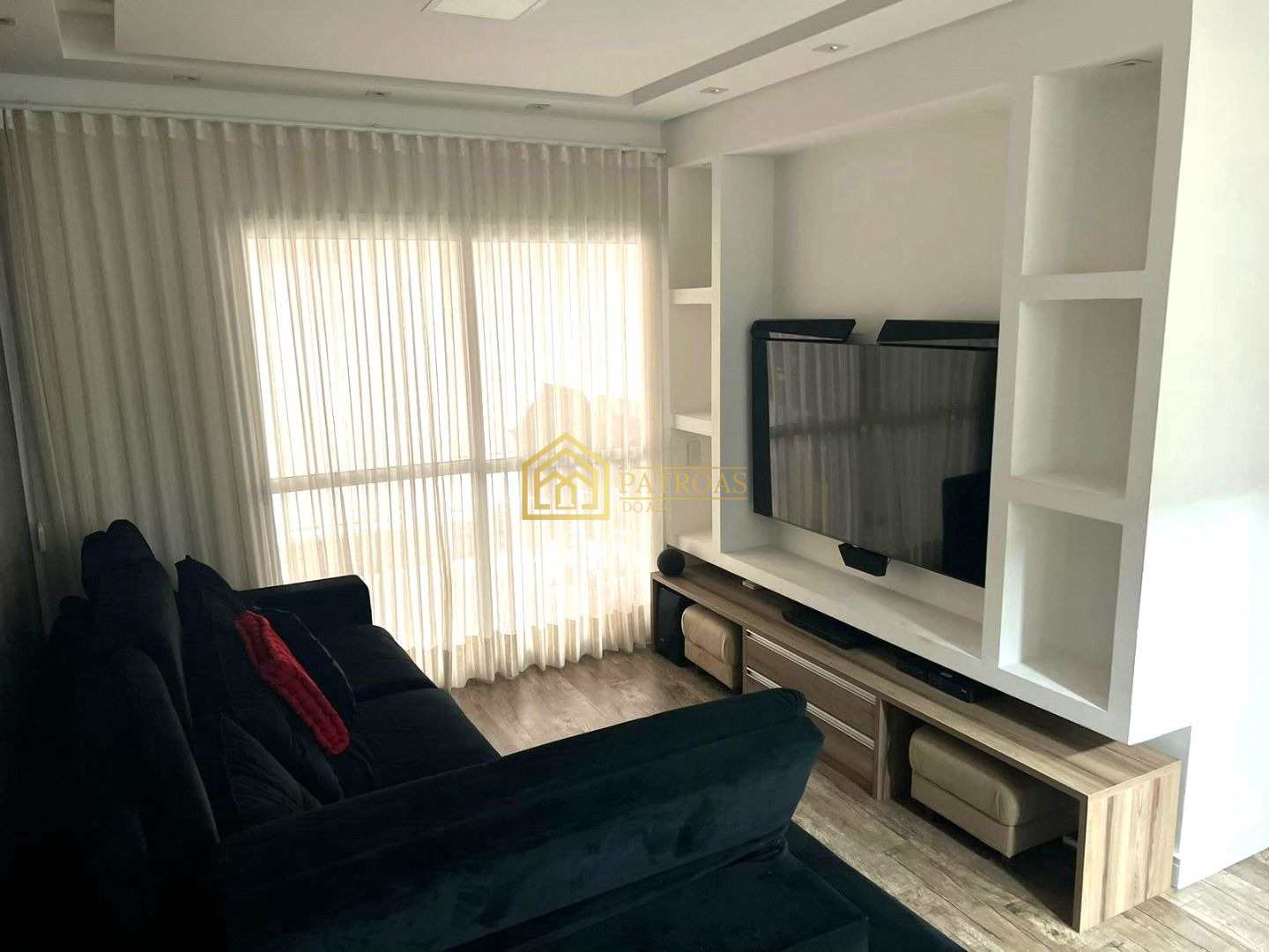 Apartamento à venda com 3 quartos, 94m² - Foto 2