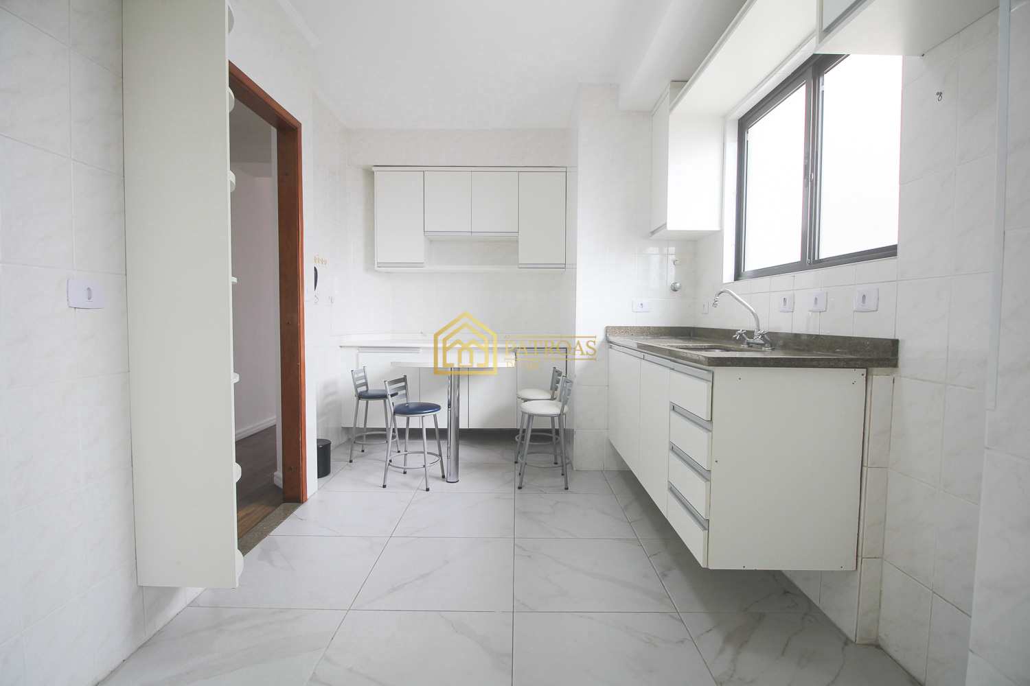 Apartamento para alugar com 2 quartos, 80m² - Foto 38