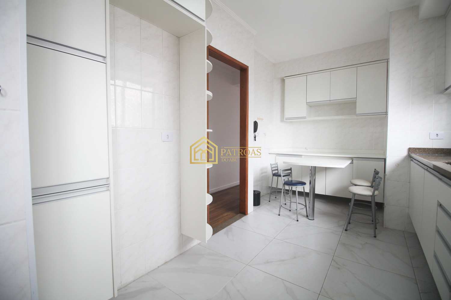 Apartamento para alugar com 2 quartos, 80m² - Foto 39