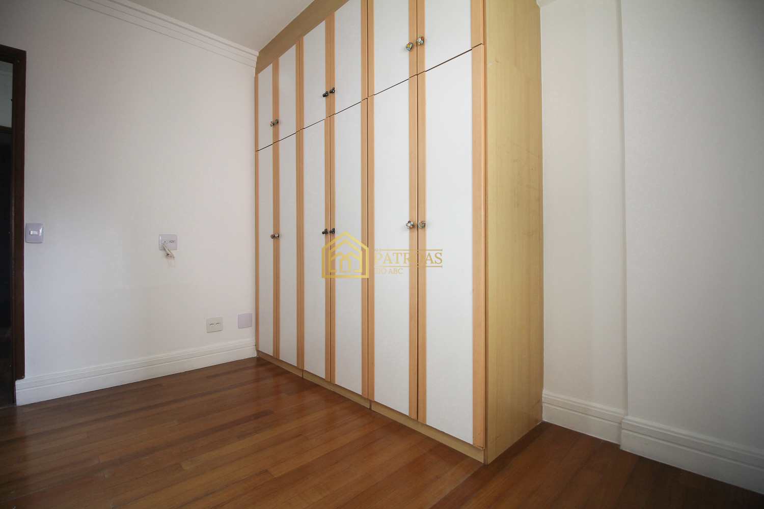 Apartamento para alugar com 2 quartos, 80m² - Foto 11