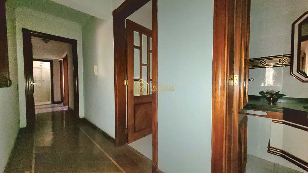 Apartamento à venda com 4 quartos, 201m² - Foto 11