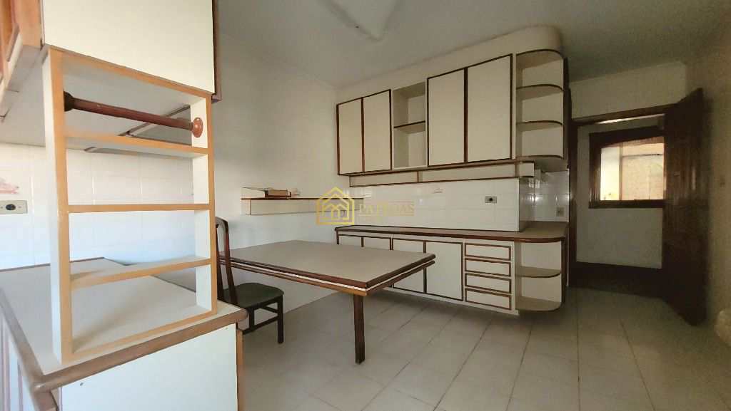 Apartamento à venda com 4 quartos, 201m² - Foto 8