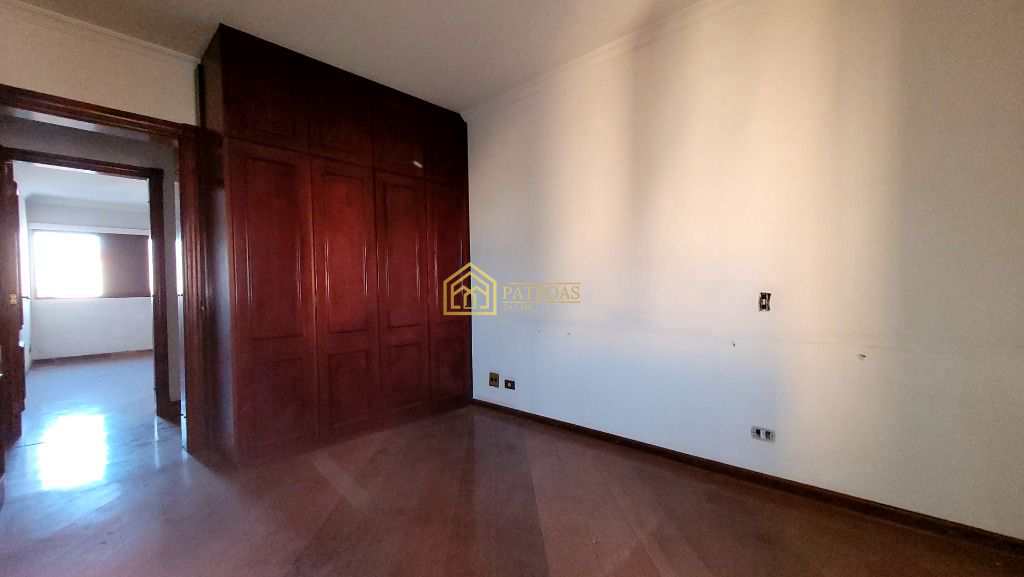 Apartamento à venda com 4 quartos, 201m² - Foto 13