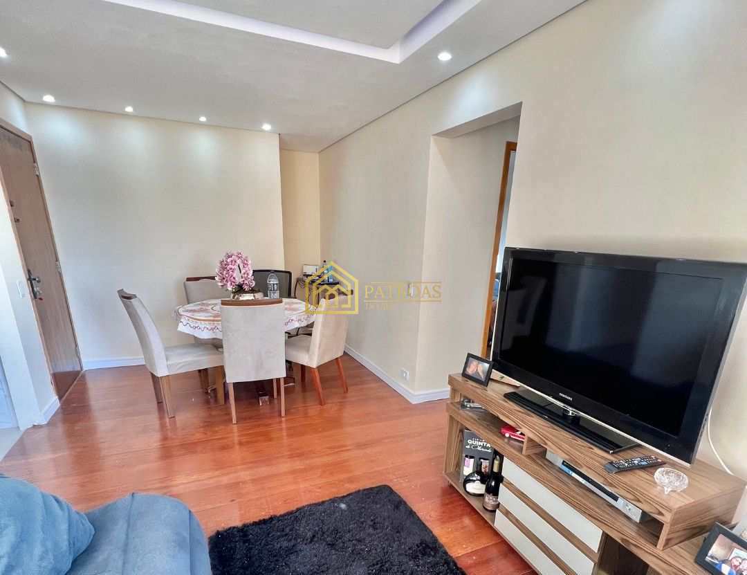 Apartamento à venda com 2 quartos, 72m² - Foto 2